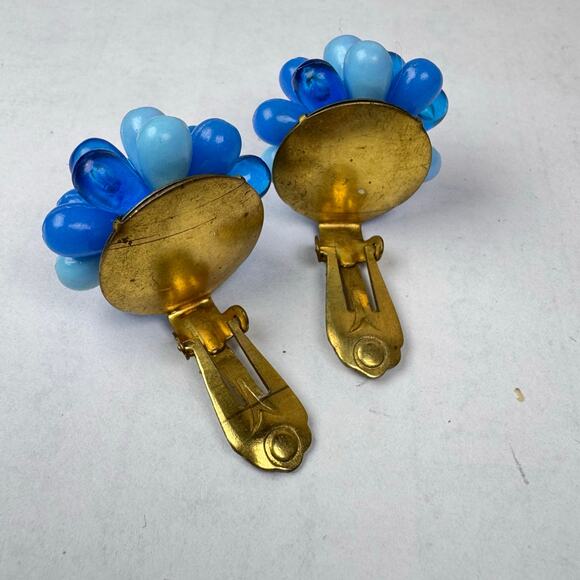 VTG Clip On Earring Blue Lucite Beads Cluster MCM Hong Kong - Picture 4 of 6